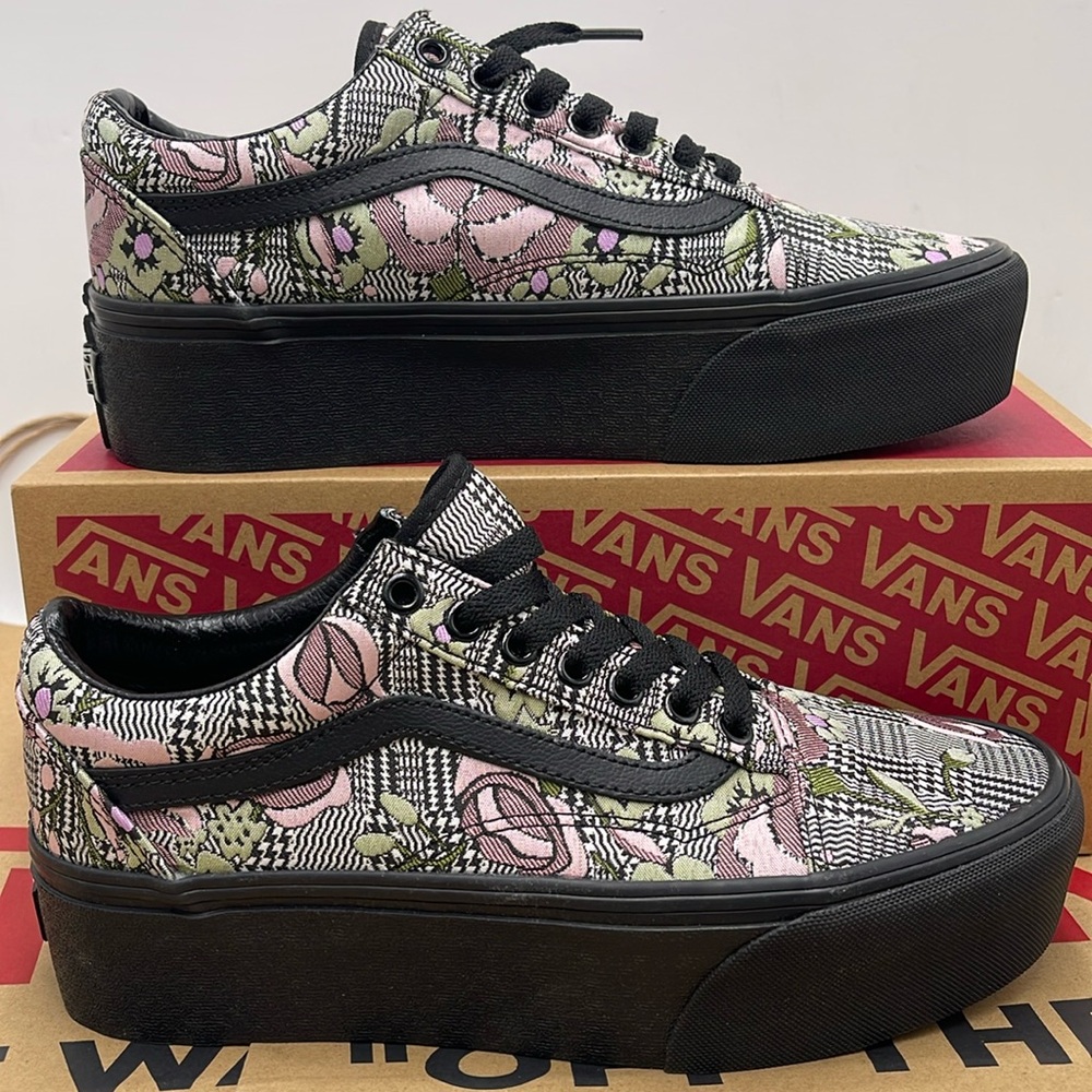 Vans WMNS Old Skool Stackform Tapestry Floral Black VN0009PZBM8
Platforms Snkrs